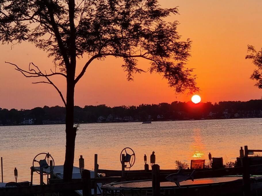 Charming And Happy Walled Lake Mi Cottage Novi Eksteriør bilde