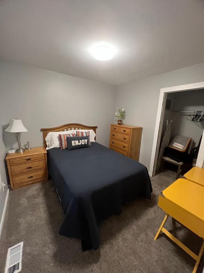 Charming And Happy Walled Lake Mi Cottage Novi Eksteriør bilde