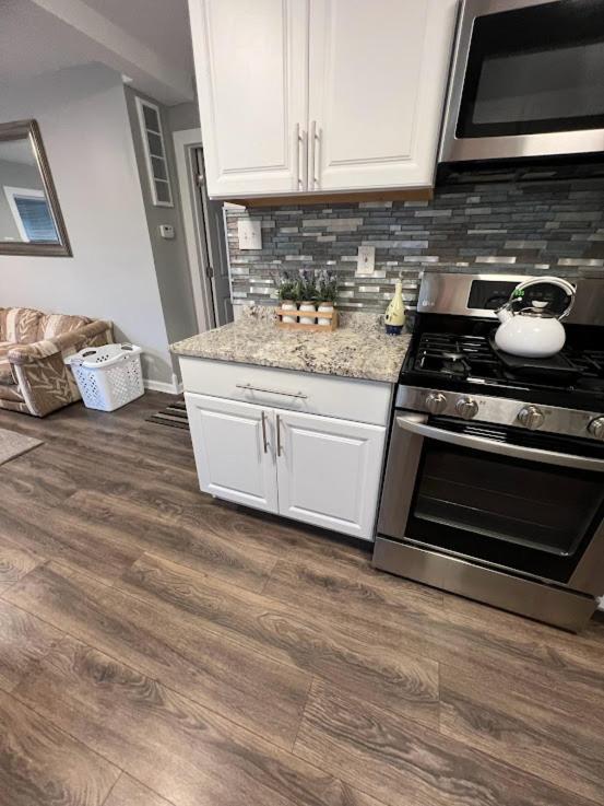 Charming And Happy Walled Lake Mi Cottage Novi Eksteriør bilde