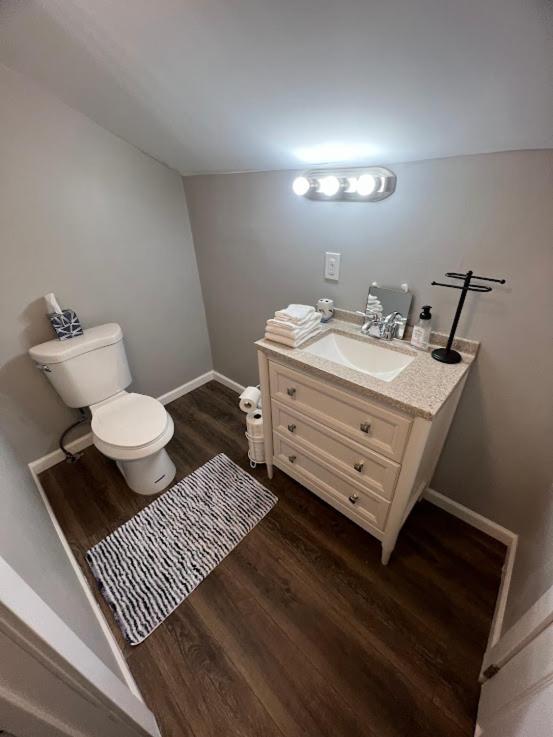 Charming And Happy Walled Lake Mi Cottage Novi Eksteriør bilde